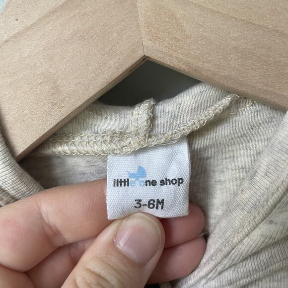 Little One Shop Cream 3-6 Month Baby Romper Gender Neutral EUC - Picture 4 of 7